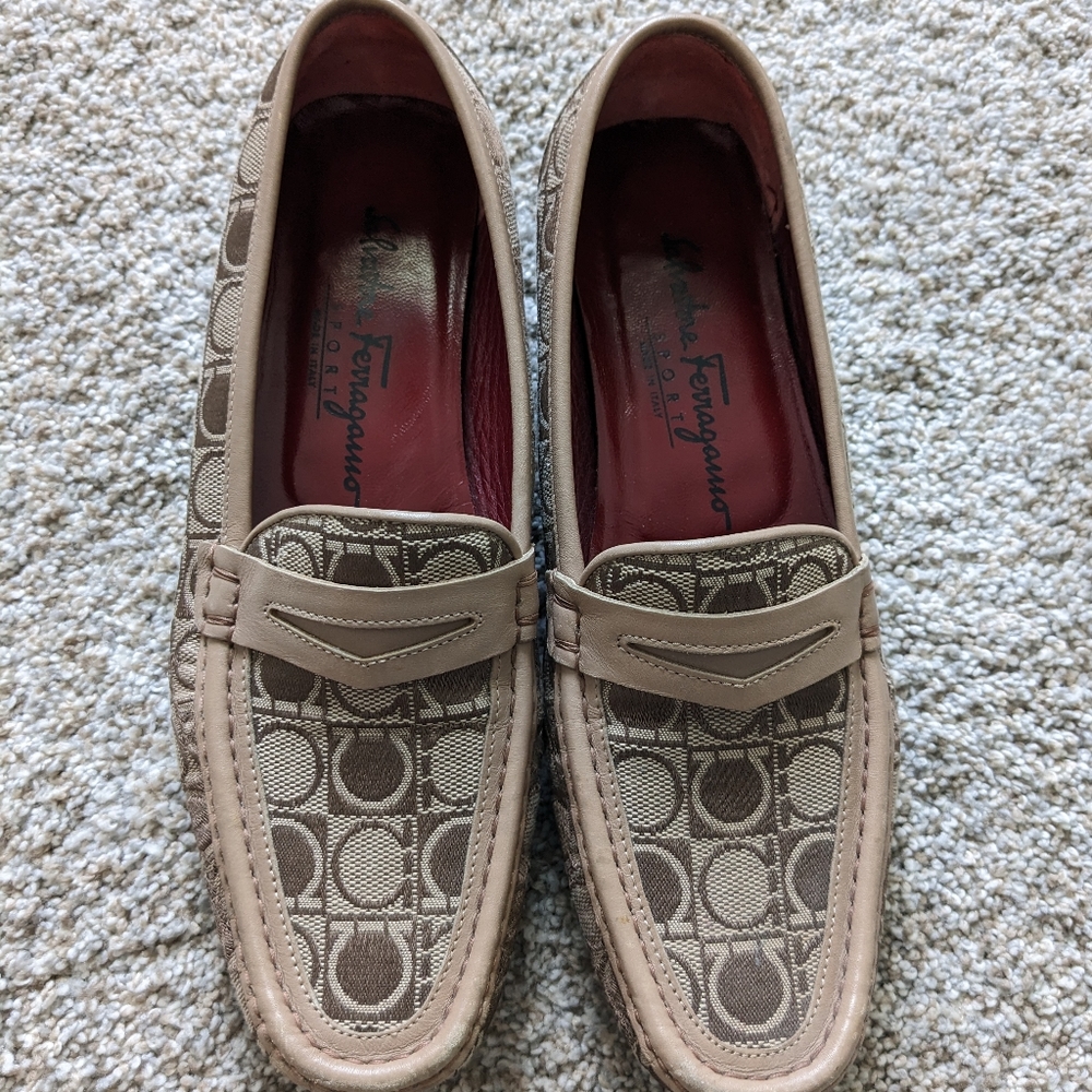 Ferragamo logo sport loafers size 7.5 tan and brown